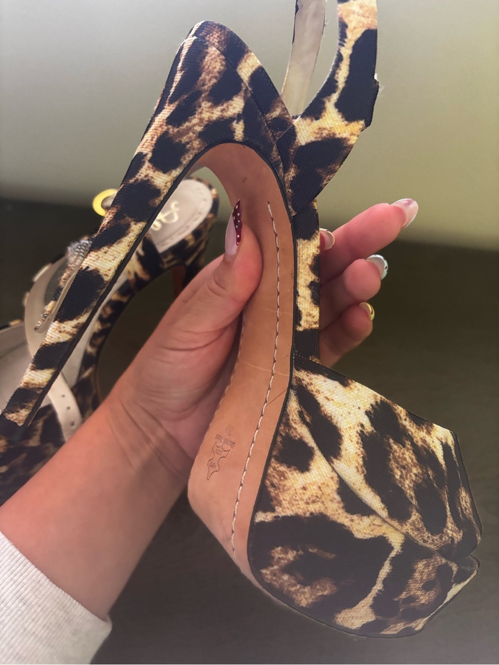 Alice & Olivia Size 39 Leopard Print Platform Heels - Picture 4 of 14